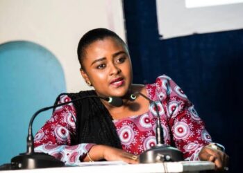 RDC : Francine Muyumba s&rsquo;oppose à la loi Tshiani, « nous devons mettre fin à la manipulation de l&rsquo;opinion »