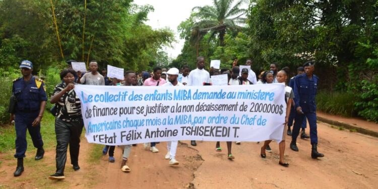 Kasaï-oriental : Le collectif des enfants MIBA dans la rue pour exiger la relance effective de la société