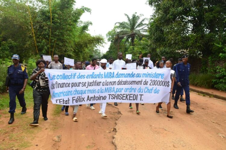 Kasaï-oriental : Le collectif des enfants MIBA dans la rue pour exiger la relance effective de la société