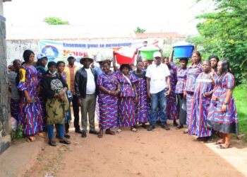Kasaï-oriental : Les femmes de Ensemble pour la République offrent un repas aux prisonniers pour clôturer le mois de mars