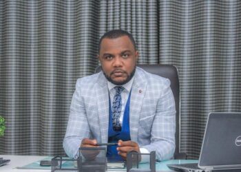 RDC : Christian Bosembe agressé à Paris par « les combattants », les congolais dénoncent une « barbarie gratuite »