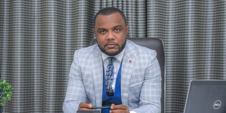 RDC : Christian Bosembe agressé à Paris par « les combattants », les congolais dénoncent une « barbarie gratuite »