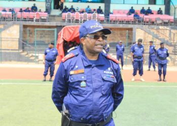 Kasaï-Oriental : élevé en grade, Roger Nsinga Vola quitte le commissariat provincial de la PNC