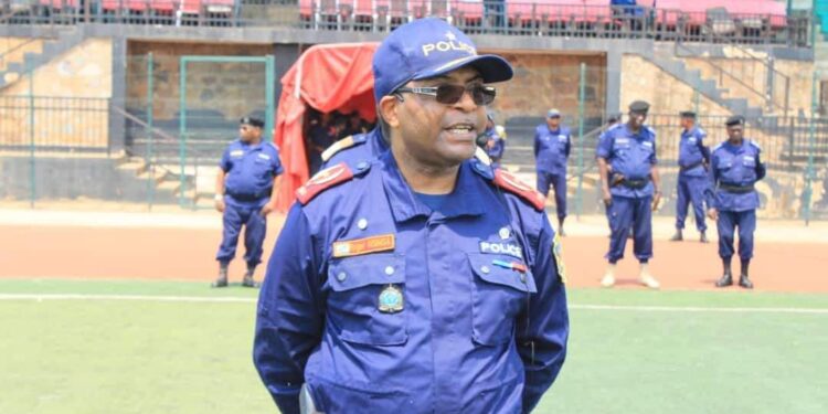 Kasaï-Oriental : élevé en grade, Roger Nsinga Vola quitte le commissariat provincial de la PNC