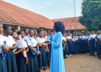 Kasai-oriental: Les élèves des Lycées Muanjadi et Musungula sensibilisés sur l&rsquo;usage du numérique par l&rsquo;ACOFEPE