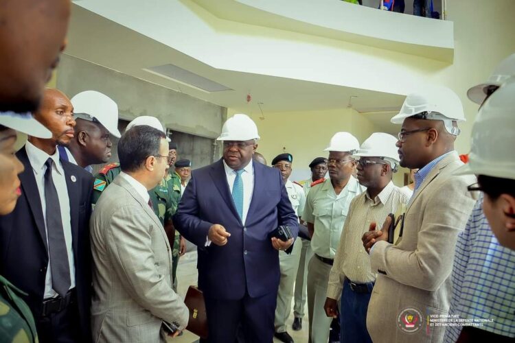 Défense : Jean-Pierre Bemba visite le nouveau bâtiment de son ministère en construction