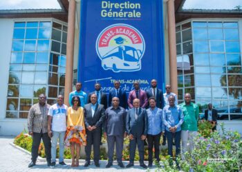 Kasaï-Oriental: le gouverneur Mathias Kabeya obtient le déploiement prochain des bus Trans Academia à Mbujimayi