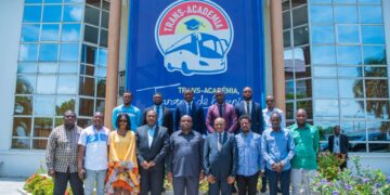 Kasaï-Oriental: le gouverneur Mathias Kabeya obtient le déploiement prochain des bus Trans Academia à Mbujimayi