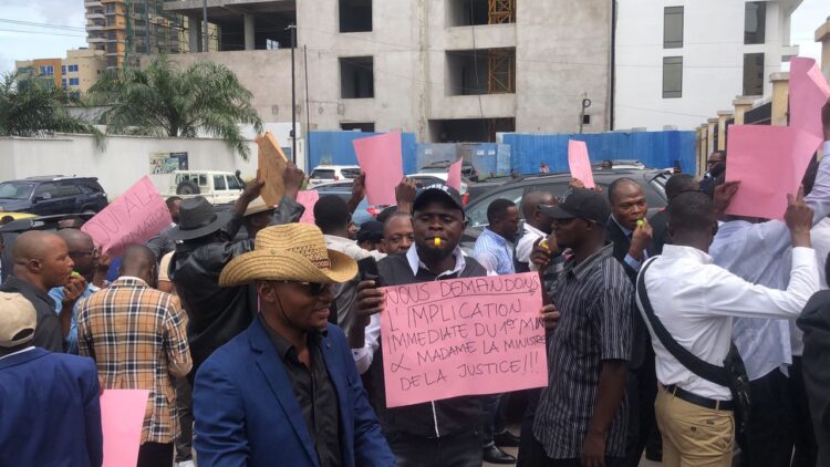 RDC – Justice : Abandonné à leur triste sort depuis 5 mois à Kinshasa, les candidats magistrats ont protesté