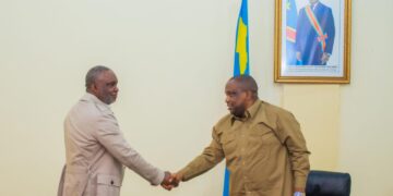 Kasaï-Oriental: l&rsquo;évolution des projets présidentiels au coeur des échanges entre le gouverneur Mathias Kabeya et le chargé des missions du chef de l&rsquo;État pour le grand Kasaï