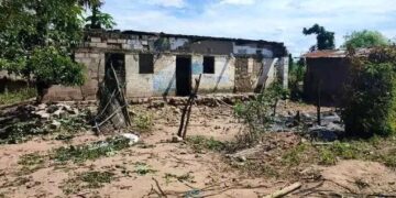 Kasaï-Oriental : Un officier de la PNC brûlé par la population au village Kamba Lubadi