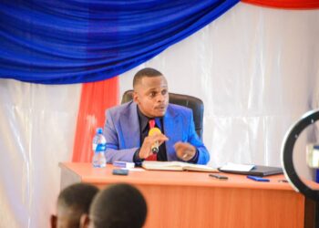 UOM : au cours d’une conférence, Maitre Hilaire Ntendayi déplore « les insuffisances du code du numérique congolais » 