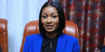 RDC: soupçonnée par les internautes d&rsquo;être enceinte d&rsquo;un de ses collègues, la vice-ministre de l&rsquo;EPST appelle au respect de sa vie privée