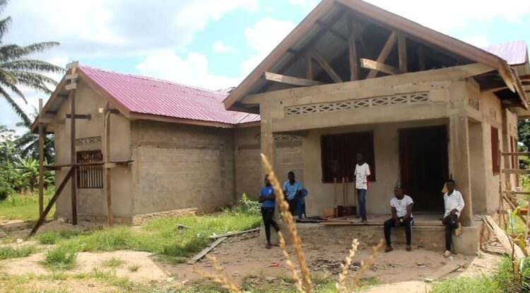 Kasaï-Oriental : Sur fonds propre,  le secteur de Kakangayi construit un Guesthouse