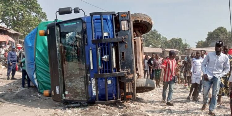 Mbujimayi: un camion transportant du maïs s&rsquo;est renversé sans faire de victime