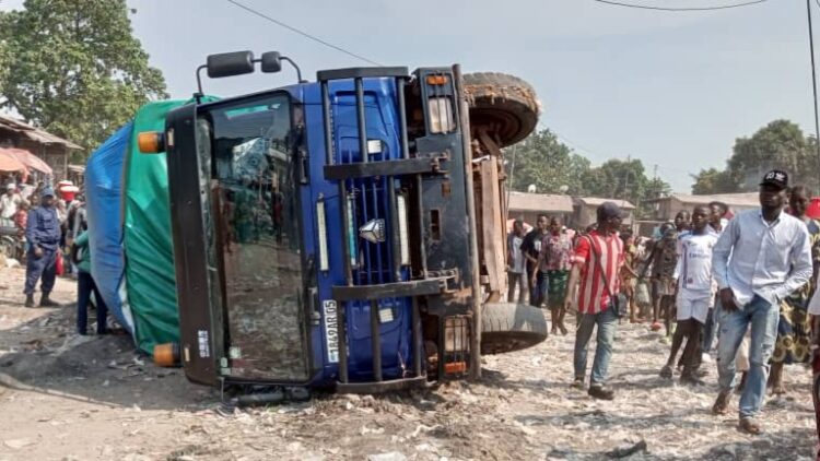 Mbujimayi: un camion transportant du maïs s&rsquo;est renversé sans faire de victime