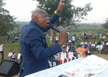 Mbujimayi: sur initiative des enfants des travailleurs MIBA, la population en prière pour la relance de la société