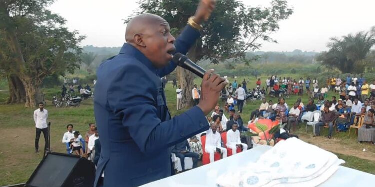 Mbujimayi: sur initiative des enfants des travailleurs MIBA, la population en prière pour la relance de la société