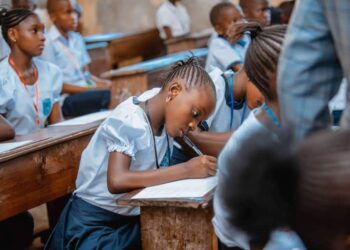 RDC : plus de deux millions d&rsquo;élèves finalistes du primaire prennent part à l&rsquo;ENAFEP