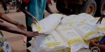 Kasaï-Oriental: grâce à l&rsquo;intervention du gouverneur, le prix du sac de farine de maïs du projet Nkuadi revue à la baisse