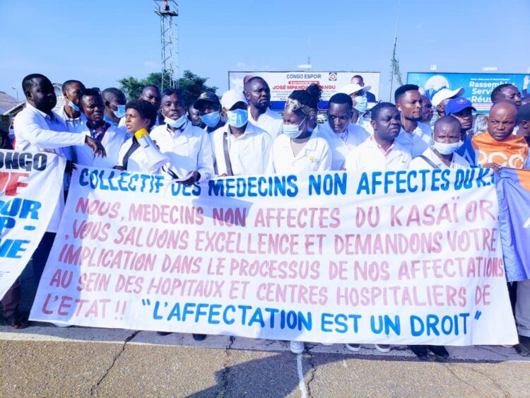 Kasaï-Oriental: des médecins réclament leur affectation dans les hôpitaux publics