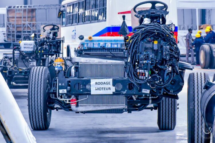 RDC : Félix Tshisekedi inaugure l&rsquo;usine d&rsquo;assemblage des bus Mercedes de « Suprême Automobile »