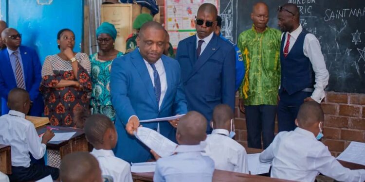 Kasaï-Oriental: EPST, le gouverneur Mathias Kabeya donne le coup d&rsquo;envoi du TENASOSP