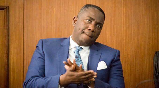 Kinshasa : le Président de l’Assemblée provinciale, Godé Mpoyi destitué pour « incompétence »