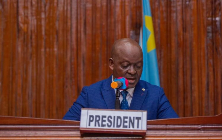 Kasaï-Oriental : le président de l&rsquo;Assemblée provinciale sur une chaise éjectable, les députés réclament son départ