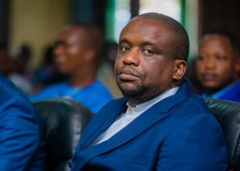 Kasaï-Oriental oriental : mis en accusation par l’assemblée provinciale, le gouverneur Mathias dénonce « un acte odieux ordonné par les ennemis de la province »