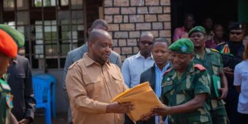 Kasaï-Oriental: le gouverneur Mathias Kabeya lance le concours d’accès à l’académie militaire et rend hommage aux FARDC