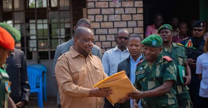 Kasaï-Oriental: le gouverneur Mathias Kabeya lance le concours d&rsquo;accès à l&rsquo;académie militaire et rend hommage aux FARDC