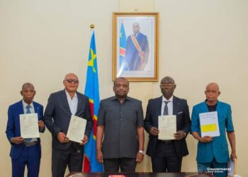 Kasaï-Oriental : Le gouverneur Mathias Kabeya remet les notifications aux retraités de la deuxième vague