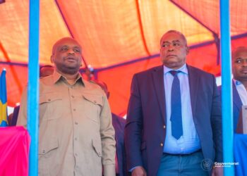 Kasaï-Oriental: le gouverneur Mathias Kabeya lance la construction de la cité « DITEKEMENA »