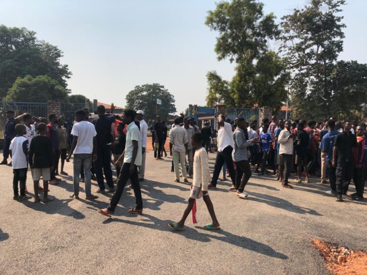 Mbujimayi: manifestation à l&rsquo;assemblée provinciale, des militants de l&rsquo;UDPS dénoncent le projet de destitution du président du bureau