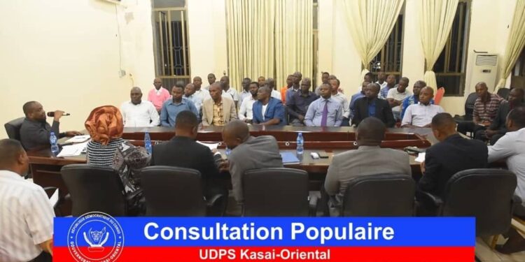 Consultations populaires au Kasaï-Oriental : reçue par le gouverneur Mathias Kabeya, la délégation de l&rsquo;UDPS appelle la population à ne pas se laisser distraire