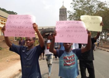 Mbujimayi: manifestation des étudiants contre la tentative de destitution du gouverneur Mathias Kabeya