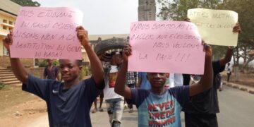 Mbujimayi: manifestation des étudiants contre la tentative de destitution du gouverneur Mathias Kabeya