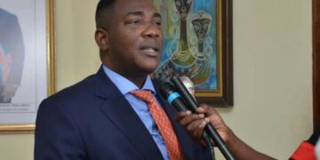 RDC : la baisse du taux de change est « la conséquence des mesures prises par le gouvernement » (Professeur Godé Mpoyi)