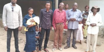 Maternité Gratuite à Mbujimayi : reconnaissante, une femme donne à son enfant le nom de Guylain Musangu