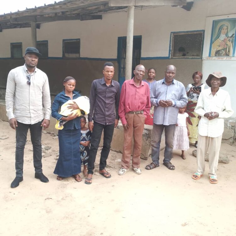 Maternité Gratuite à Mbujimayi : reconnaissante, une femme donne à son enfant le nom de Guylain Musangu