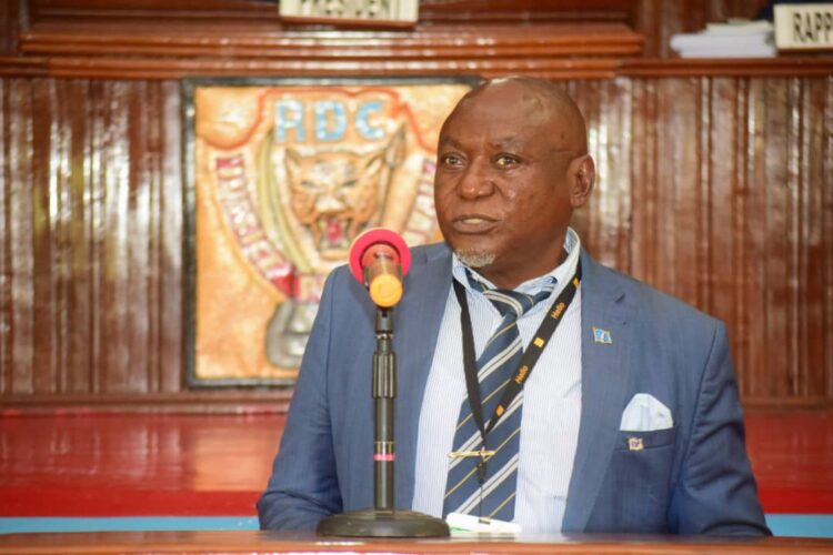 Kasaï-Oriental: « Mathias Kabeya a détourné 700 millions de francs, il doit s&rsquo;assumer et rembourser » (Bavon Mbuyi)