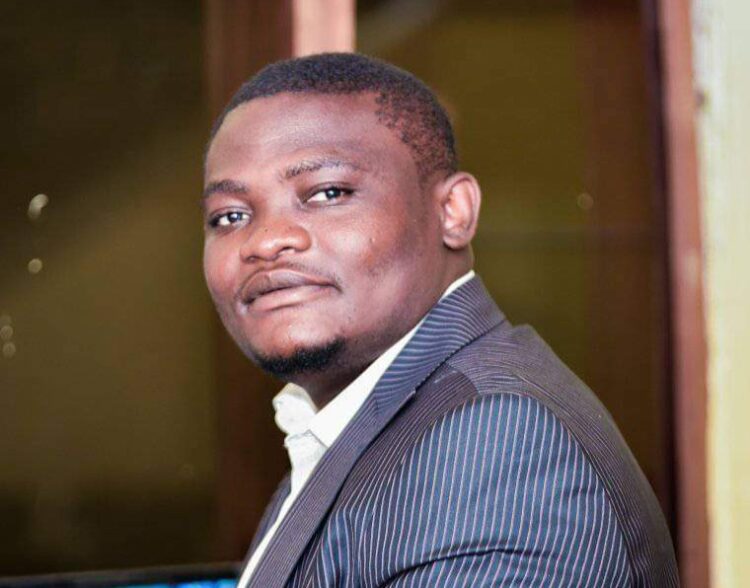 Kasaï-Oriental : les journalistes exigent la libération de leur confrère Gédéon Kabamba et dénoncent la « terreur que tentent d&rsquo;instaurer la gouverneure ai et son équipe »
