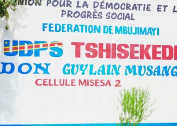 Mbujimayi: Guylain Musangu offre un bureau de travail à la cellule Misesa 2 de l’UDPS
