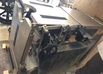 Santé : les cliniques universitaires de Mbujimayi réceptionnent plusieurs matériels dont 3 tables d&rsquo;accouchement et 2 échographes