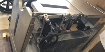 Santé : les cliniques universitaires de Mbujimayi réceptionnent plusieurs matériels dont 3 tables d’accouchement et 2 échographes