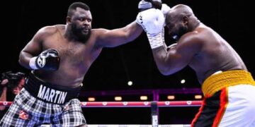 Boxe : Martin Bakole fait parler sa puissance face au franco-camerounais Takam