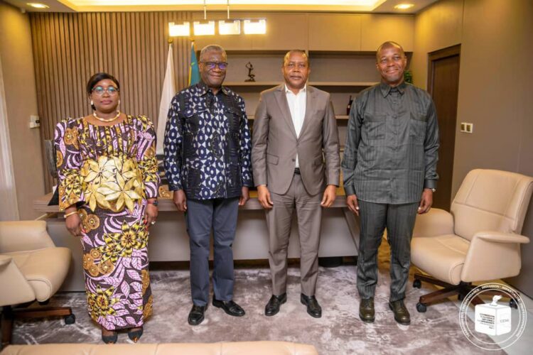 Élection présidentielle : Denis Mukwege dépose sa candidature à la CENI