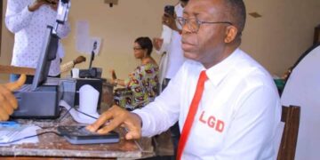 RDC : Matata Ponyo se retire de la course à la présidentielle et fait allégeance à Moïse Katumbi