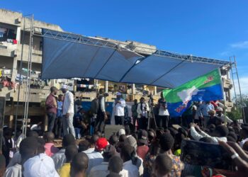 Élections 2023 : À Mbujimayi, Adolphe Muzito promet de construire la route nationale numéro 1 qui traverse le grand Kasaï